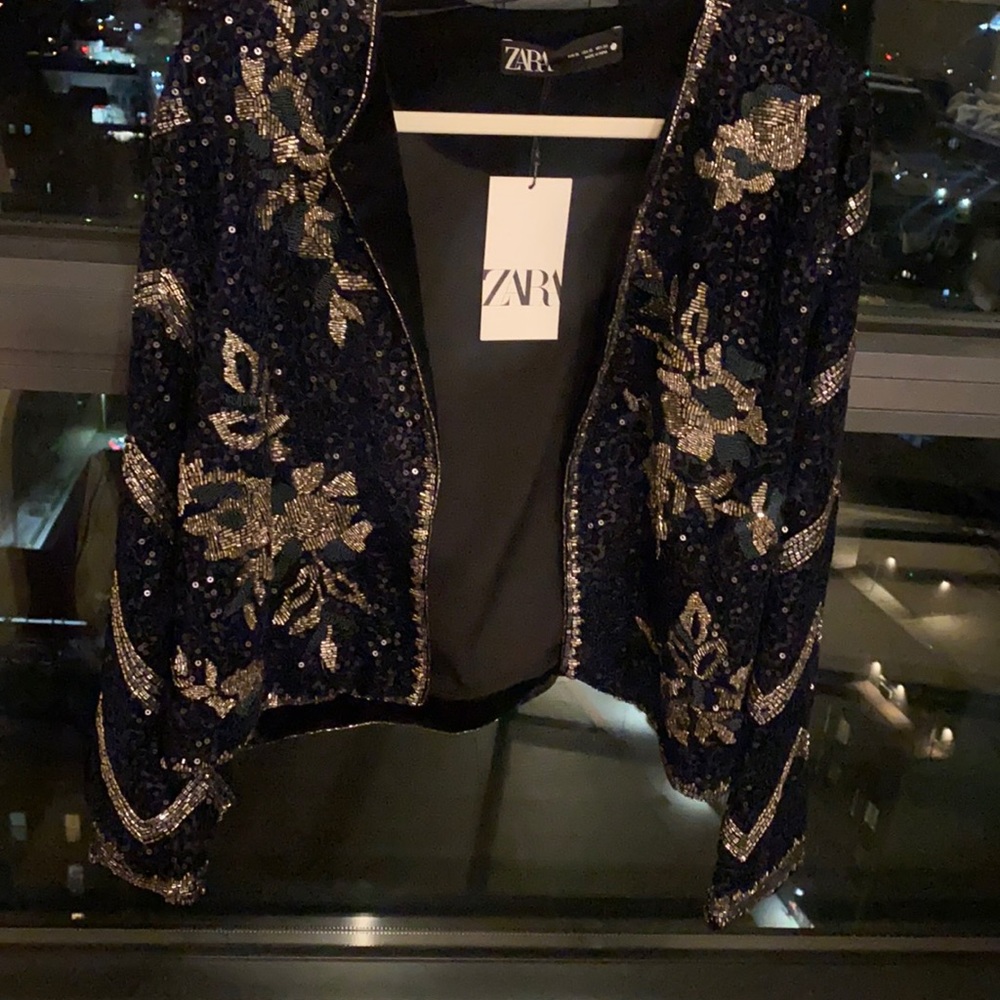 Zara sweater, elegant style, new.